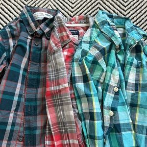 Lot of long sleeve woven shirts for boys